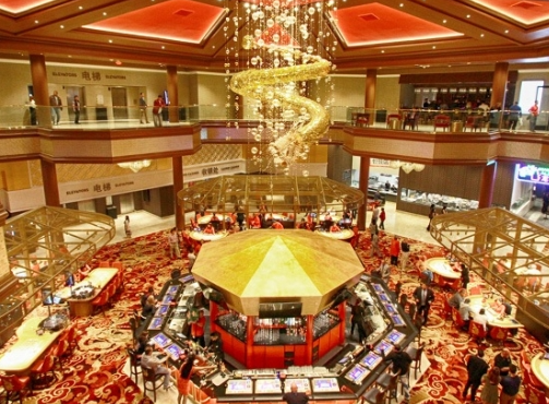 gaya-hidup-glamor-di-balik-dunia-casino-malam